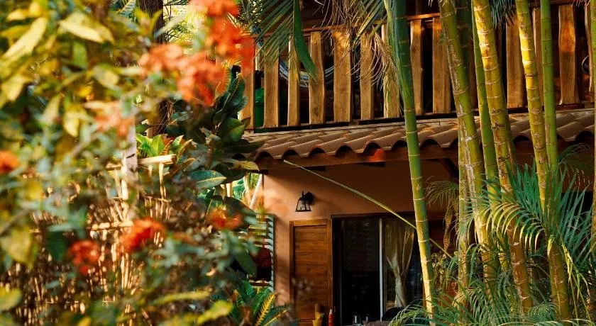 Salty Enthusiasts Share House & Villas - Image 1