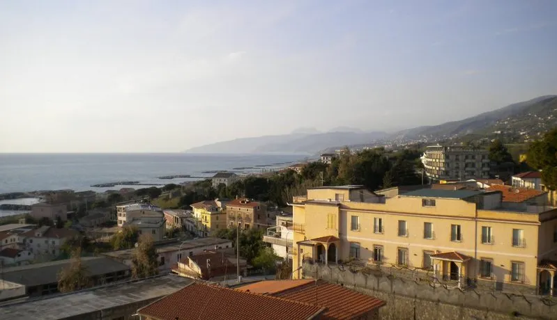 Holiday San Lucido Apartments - Image 1