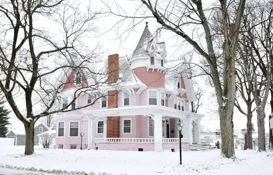 Solomon Mier Manor - Image 1
