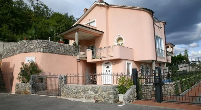 Villa Mihaela - Image 1