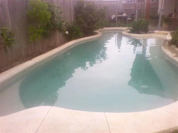 The Mountain Retreat Beach House - Image 1