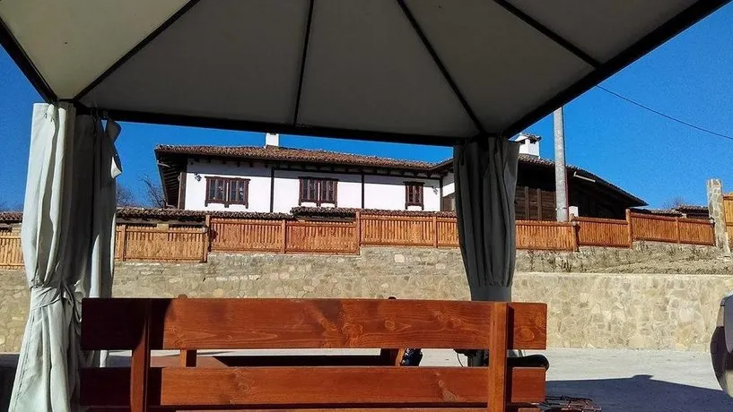 Family Hotel KrisBo - Image 1