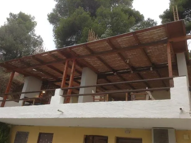Mandaniki Apartments - Image 1