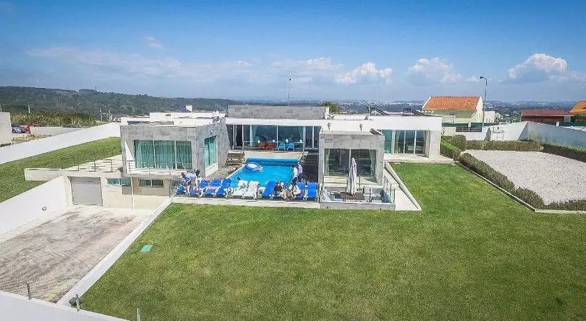 Casa com Vista para o Mar - Image 1