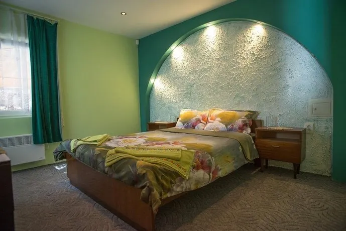 Guest House Palms - Image 1