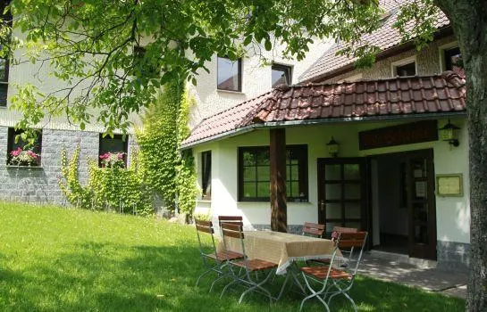 Gasthaus und Hotel Rote Schenke - Image 1