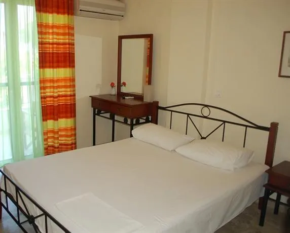Demestichas Apartments - Image 1