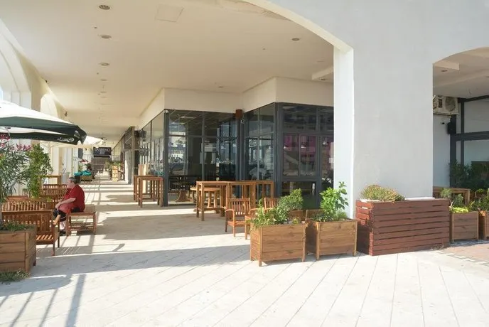Suite On The Beach - Image 1