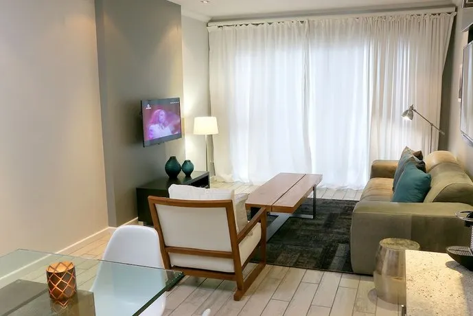 Granger Luxury Suites by Totalstay - Image 1