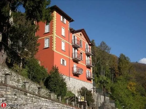 Mirabella Como Lake - Image 1