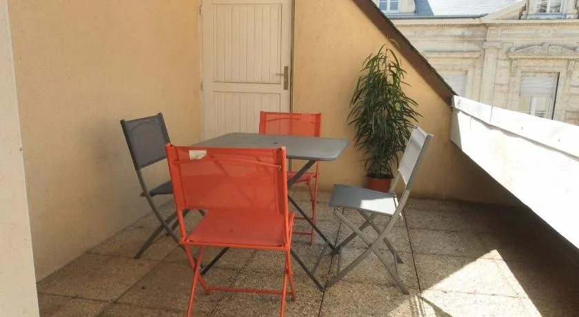 CHARMANT APPARTEMENT CENTRE VILLE LE RONSARD - Image 1