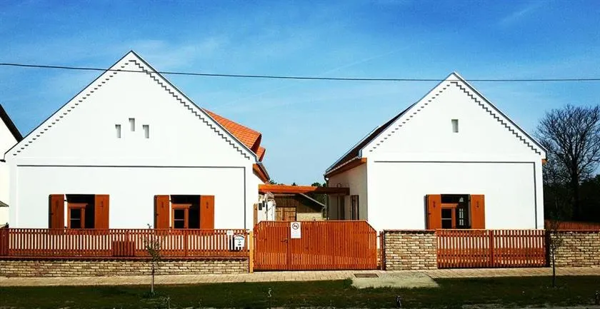 Rétespajta és Apartmanház - Image 1