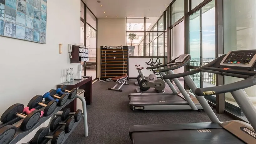 Holiday Inn Sandton-Rivonia Road - Image 1