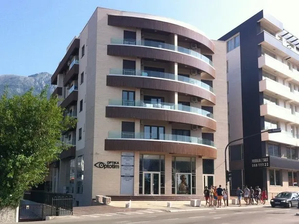 Apartments 219 - Image 1