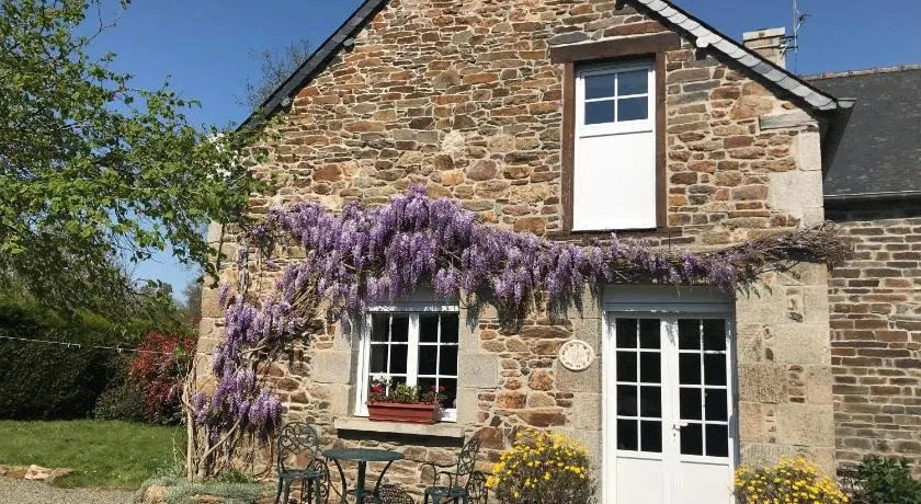 Charming Gite in Brittany - Image 1