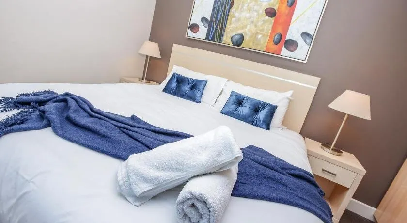 Pier Luxury Apartments - Image 1