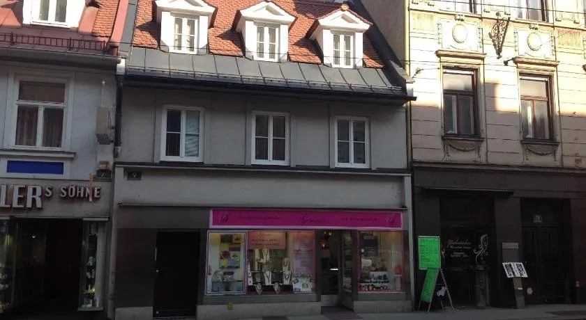 City Center Apartment - Image 1