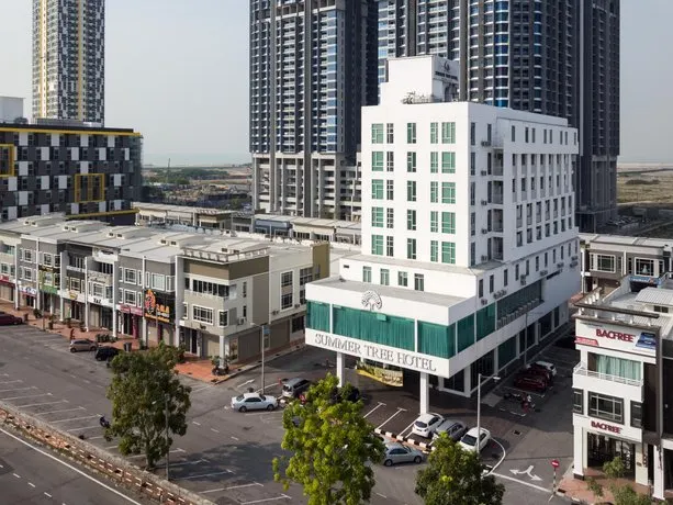 E-Red Hotel Melaka - Image 1