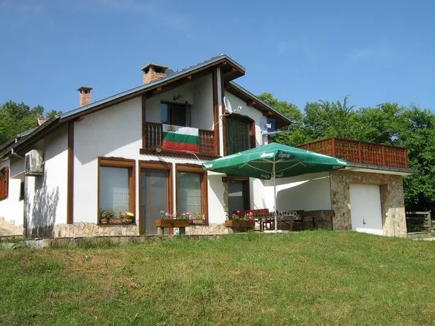 House Dar - Image 1