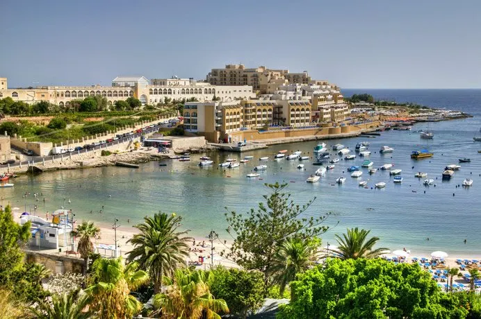 Marina Hotel Corinthia Beach Resort - Image 1