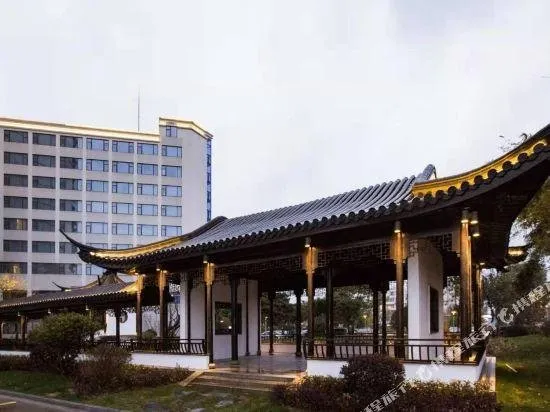 Yangtse River Hotel - Image 1