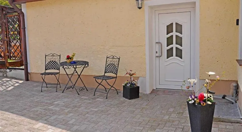 Ferienwohnung Burg Stargard SEE 8451 - Image 1