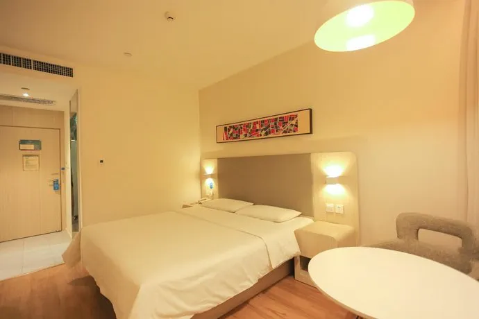 Hanting Hotel Cangzhou West Station - Image 1