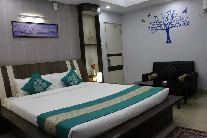 Hotel Cradle Inn - Image 1