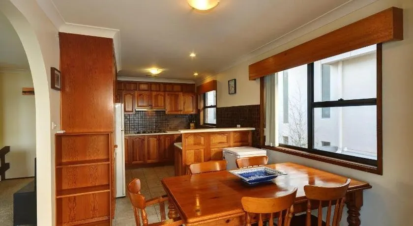 Myall Manor - Image 1