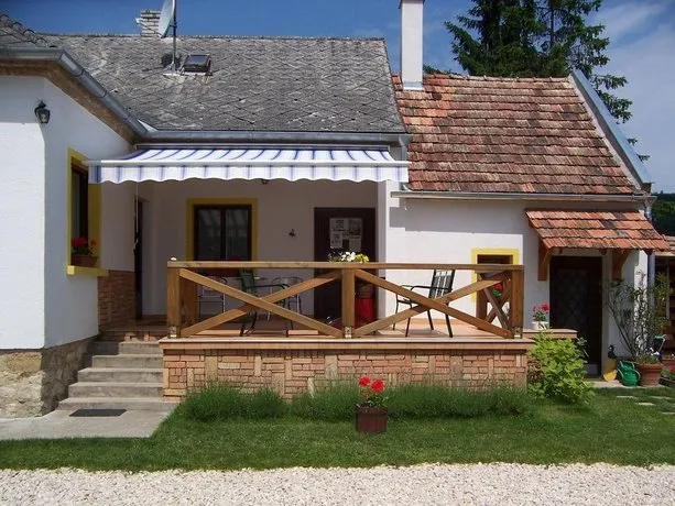 Bakonyi Csillag Vendégház - Image 1