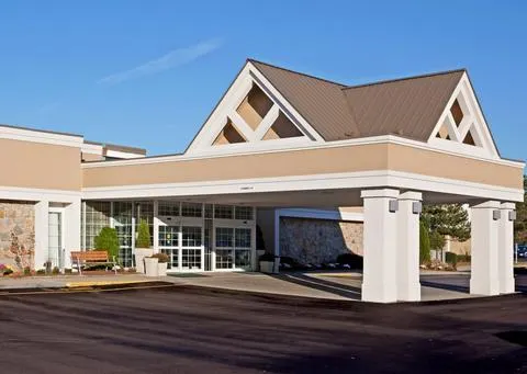 HOLIDAY INN MANSFIELD-FOXBORO AREA - Image 1