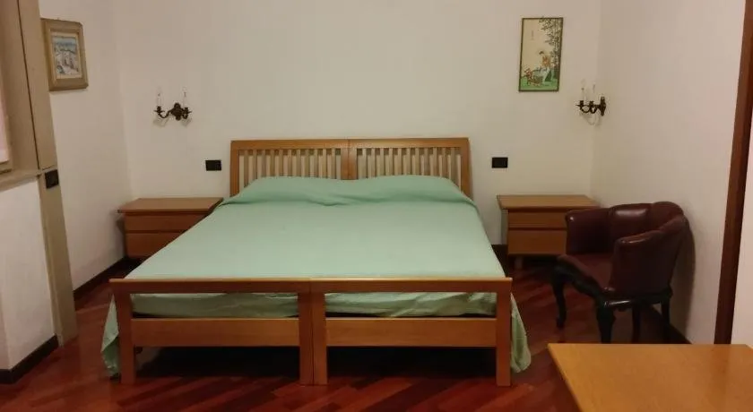 Emi Apartment - Image 1