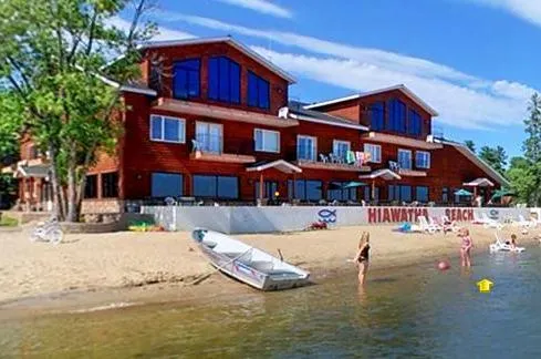 Hiawatha Beach Resort - Image 1