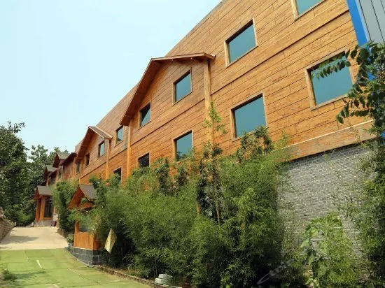 Jinan Lewo Camp Inn - Image 1