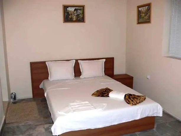 Versai Hotel - Image 1