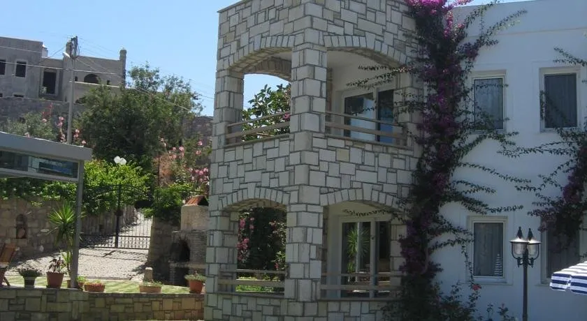 Sun Garden Apart Hotel - Image 1