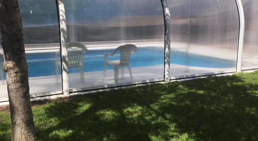 Casa Rivas con piscina abierta todo el ano - Image 1