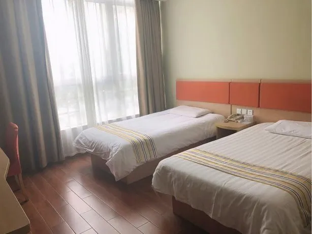 Home Inn Haikou Exhibition Center Binmao Road - Image 1