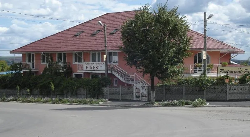 Pensiunea Fines - Image 1
