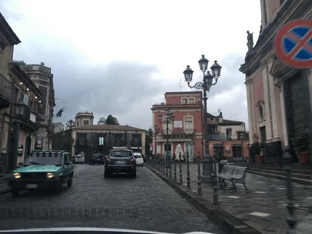 Etna Torre Del Grifo - Image 1