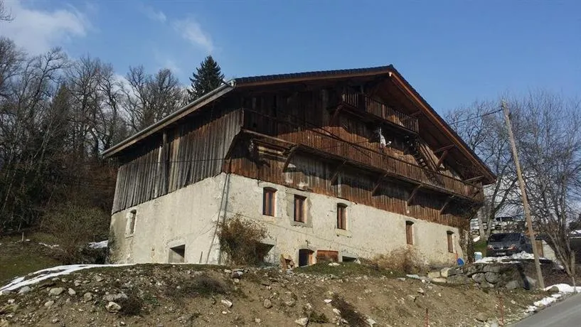 Chalet Du Vieux Guide - Image 1