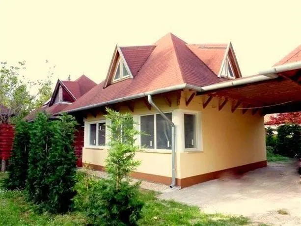 Ferienhaus am Plattensee direkt am STRAND - Image 1