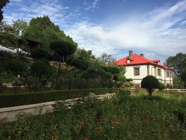 YT Longhu Seaview Garden Holiday Villa - Image 1