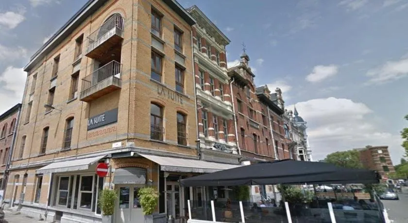 Bright & Cosy Apartment on the riverside in the Hip&Trendy Antwerp South City Center - Image 1