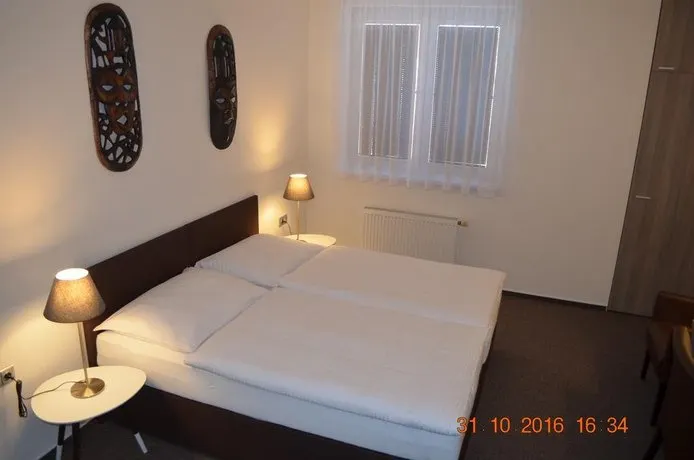 Studia Letců 2A - Image 1