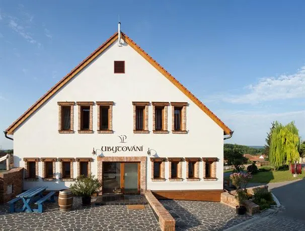 Penzion a Restaurace Vinarstvi Pritluky - Image 1