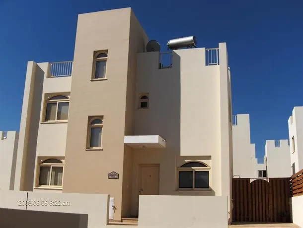 Sunny Villa - Image 1