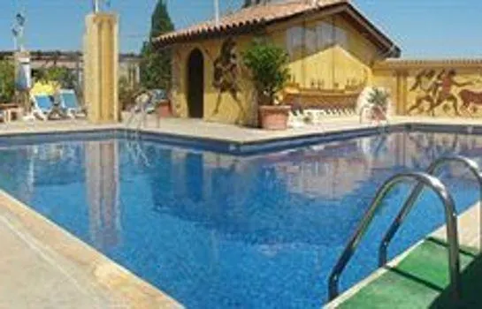 Roman II Boutique Hotel - Image 1