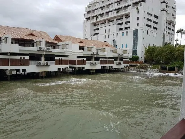 CH LXS PRIVATE PORT DICKSON (water chalet) - Image 1
