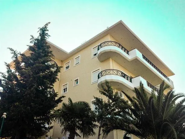 Sunshine Guesthouse Dhermi - Image 1